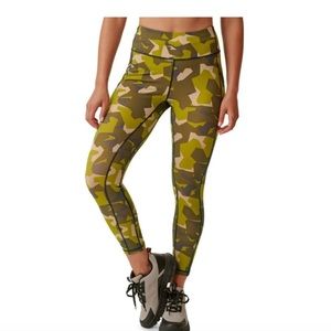 Bass camouflage leggings in perfect condition